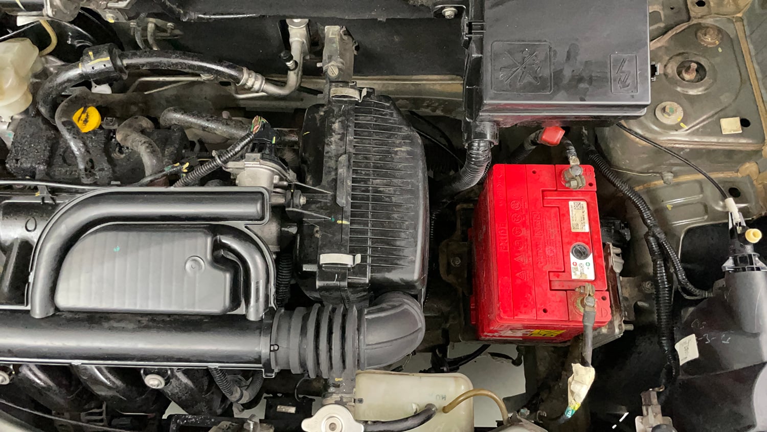 Used 2017 Renault Kwid RXT Petrol Manual engine ENGINE LEFT SIDE VIEW
