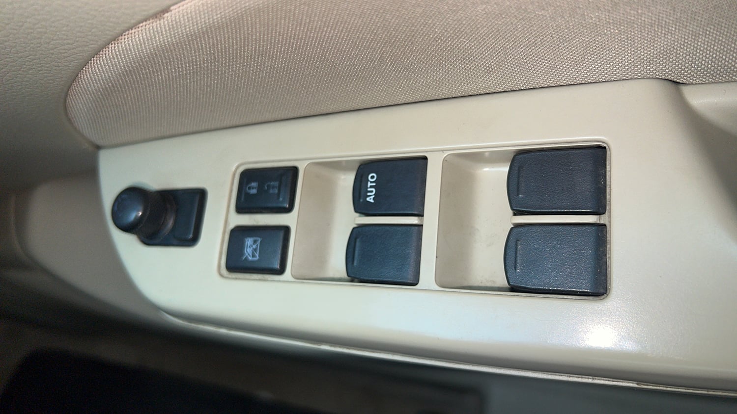 Used 2015 Maruti Suzuki Swift Dzire VXI Petrol Manual top_features Power windows