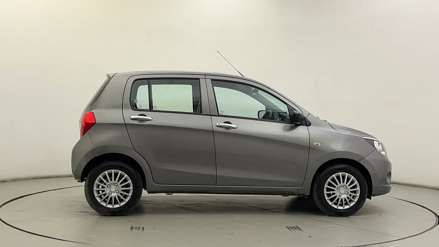 Used 2016 Maruti Suzuki Celerio VXi AMT Petrol Automatic exterior RIGHT SIDE VIEW