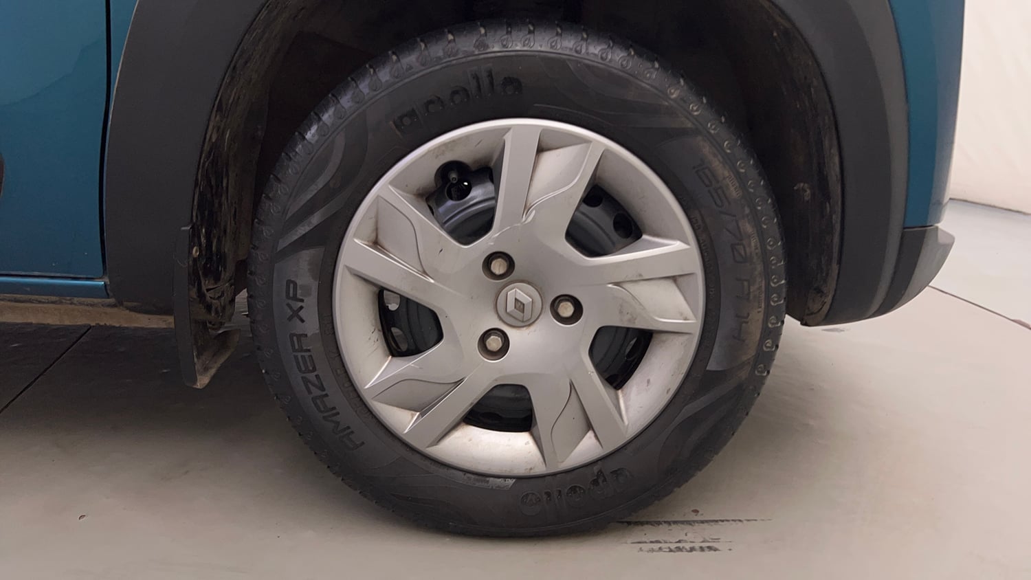 Used 2020 Renault Kwid RXT 1.0 Opt Petrol Manual tyres RIGHT FRONT TYRE RIM VIEW