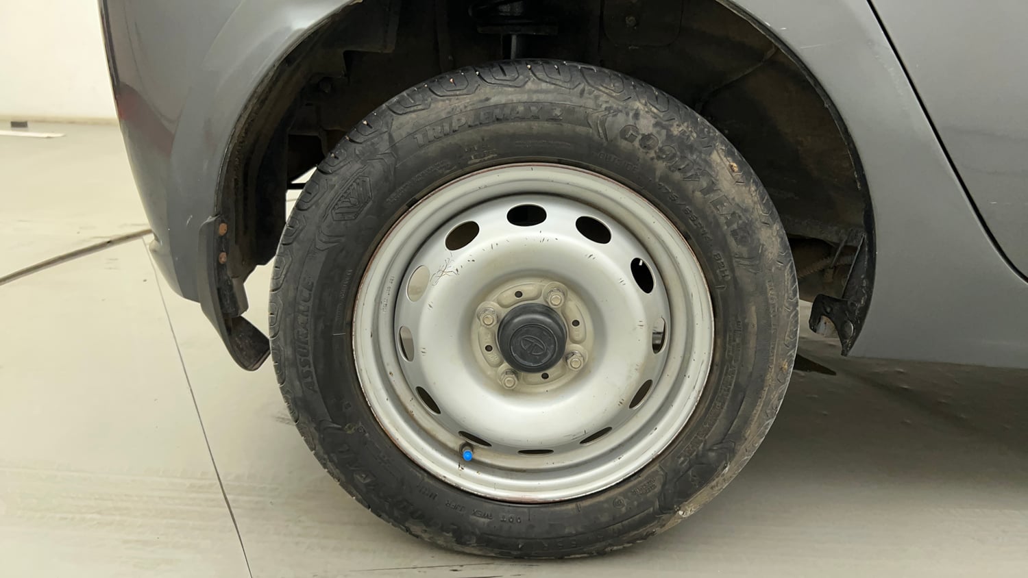 Used 2023 Tata Tiago XM CNG Cng Manual tyres RIGHT REAR TYRE RIM VIEW