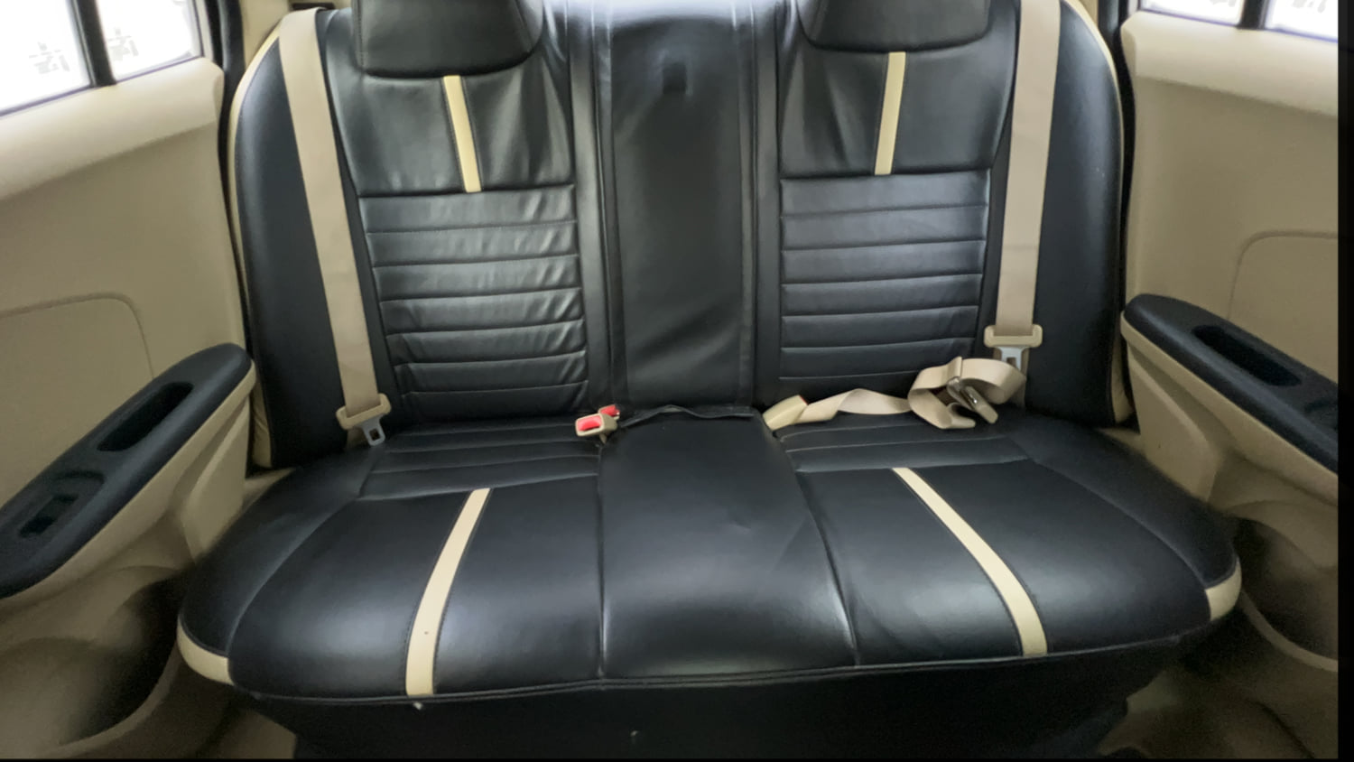 Used 2016 Honda Amaze 1.2 S i-VTEC Petrol Manual interior REAR SEAT CONDITION VIEW