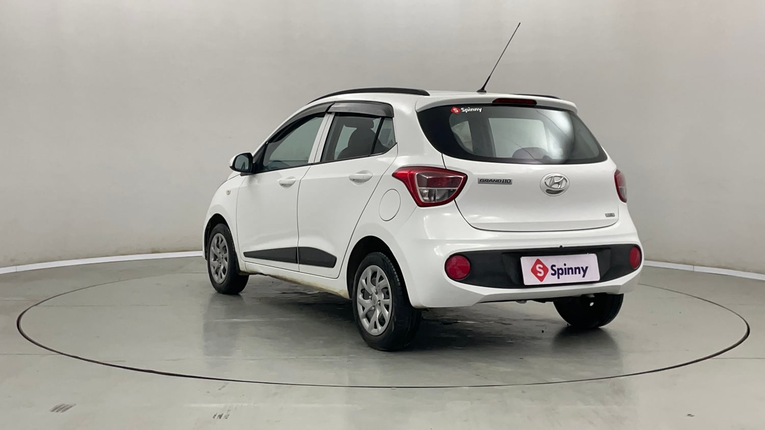 Used 2019 Hyundai Grand i10 Magna 1.2 Kappa VTVT Petrol Manual exterior LEFT REAR CORNER VIEW