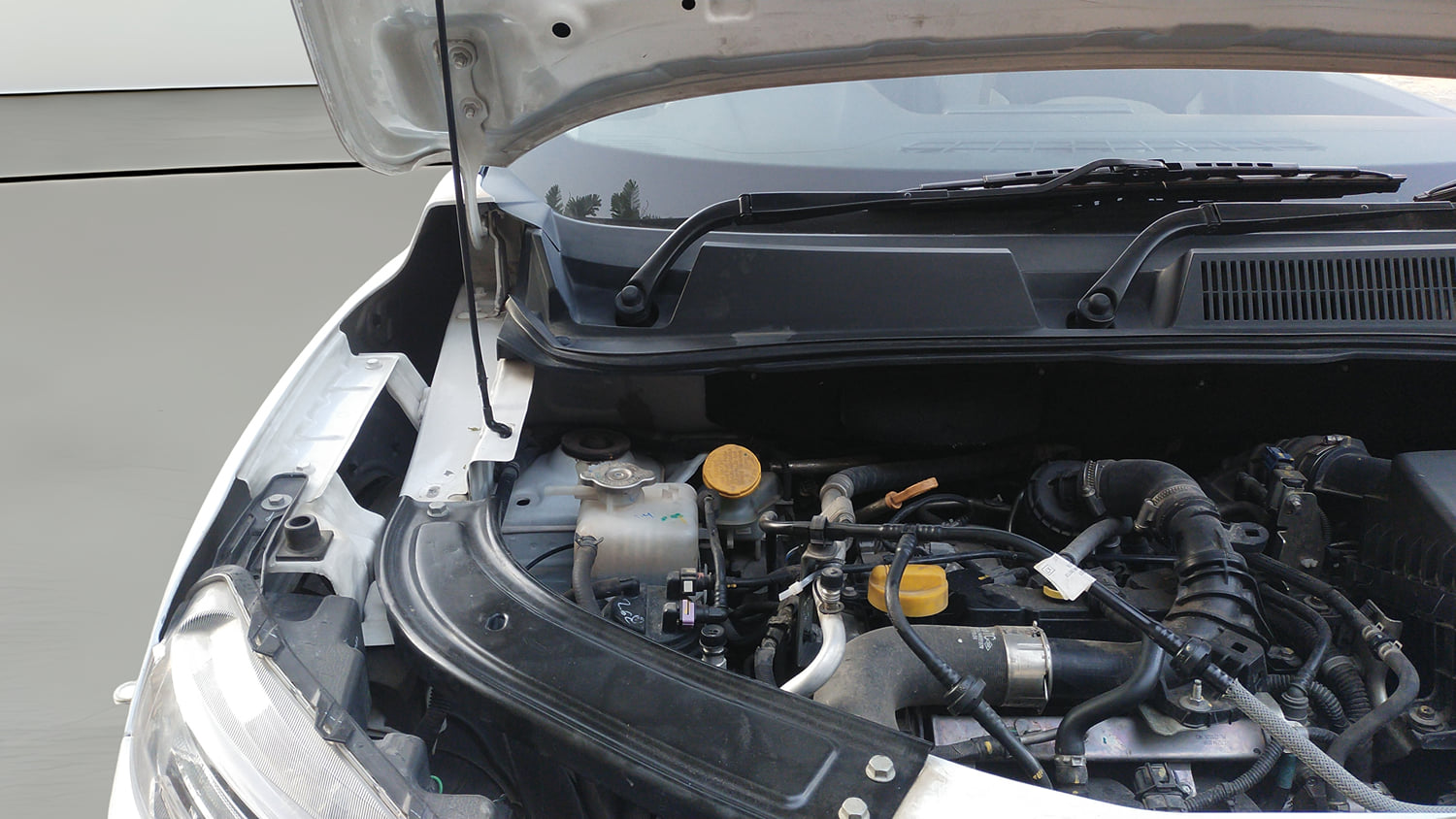 Used 2022 Renault Kiger RXZ Turbo CVT Dual Tone Petrol Automatic engine ENGINE RIGHT SIDE VIEW