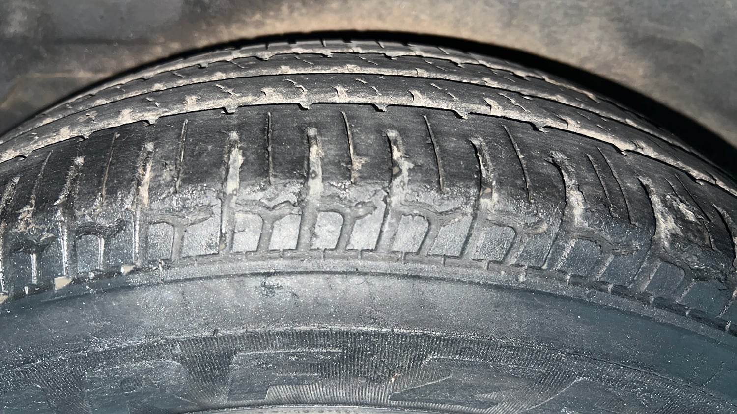 Used 2015 Hyundai i10 Magna 1.1 iRDE2 Petrol Manual tyres RIGHT REAR TYRE TREAD VIEW