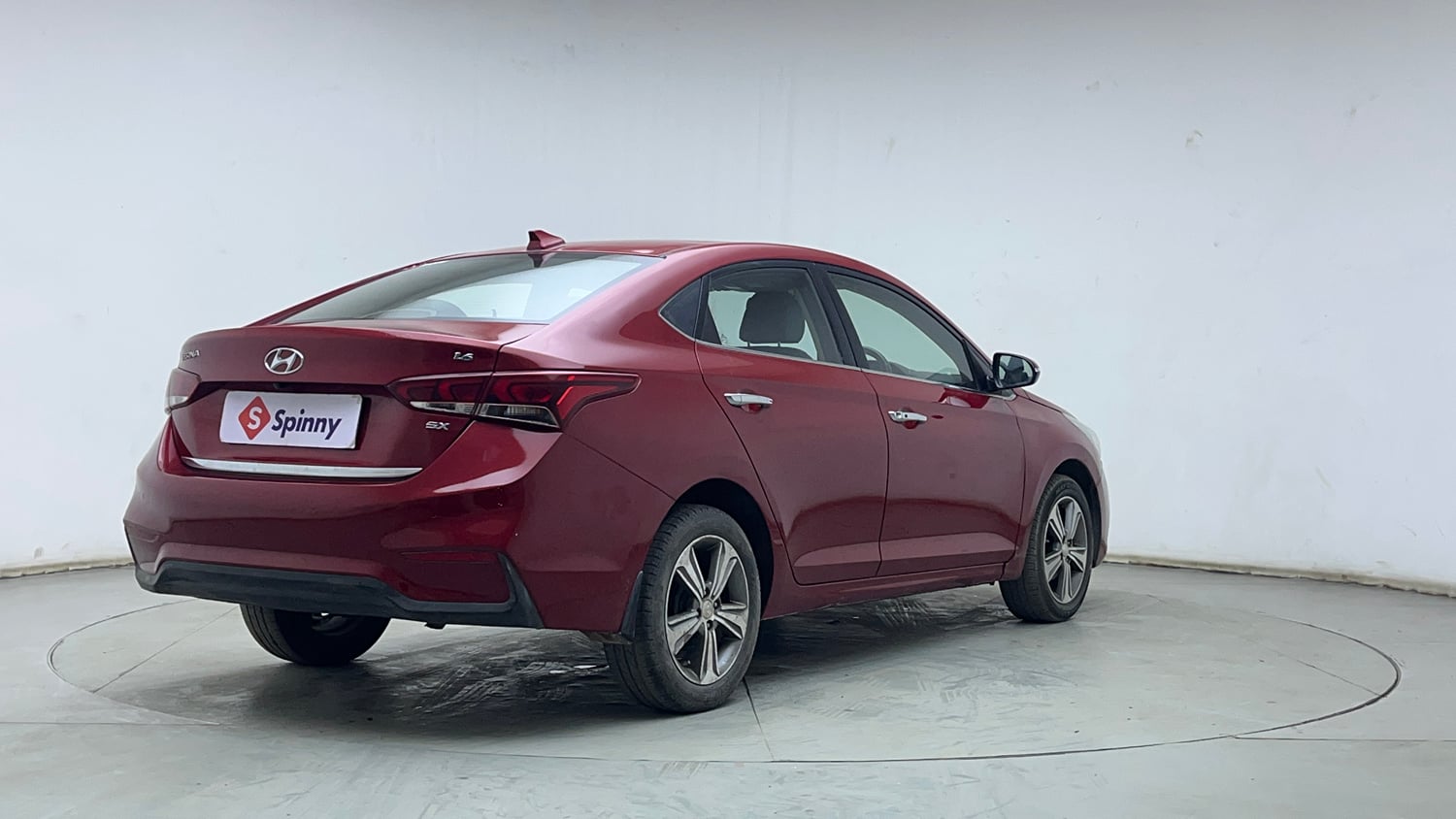 Used 2018 Hyundai Verna SX (O) 1.6 VTVT AT Petrol Automatic exterior RIGHT REAR CORNER VIEW