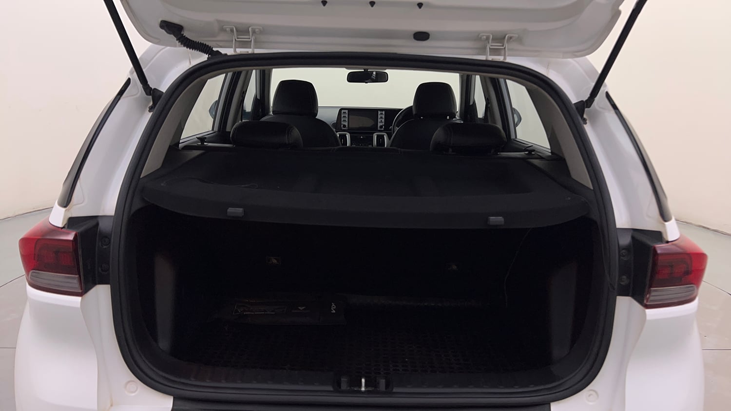 Used 2022 Kia Sonet HTX 1.5 AT Diesel Automatic interior DICKY INSIDE VIEW