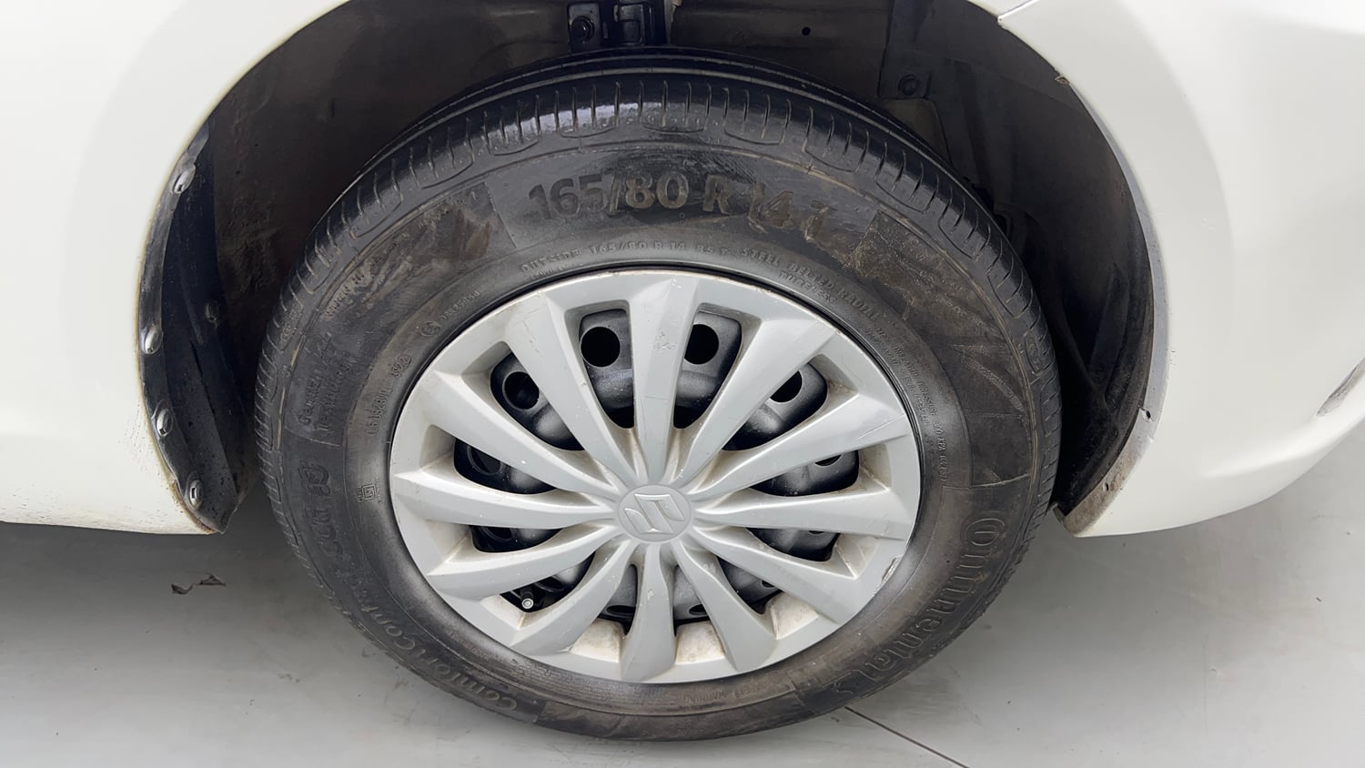 Used 2015 Maruti Suzuki Swift Dzire VXI Petrol Manual tyres RIGHT FRONT TYRE RIM VIEW