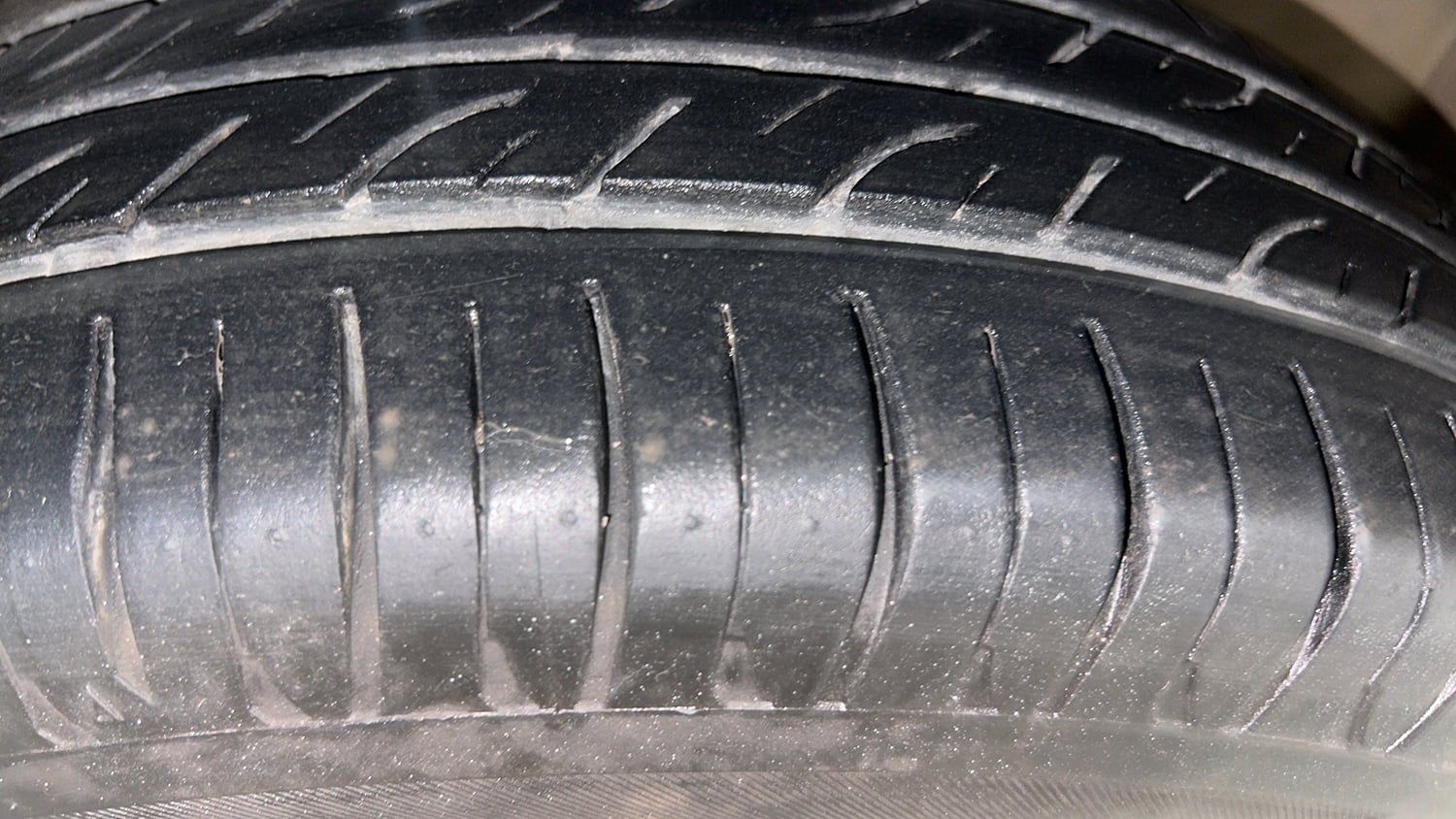 Used 2016 Honda Amaze 1.2 S i-VTEC Petrol Manual tyres RIGHT FRONT TYRE TREAD VIEW