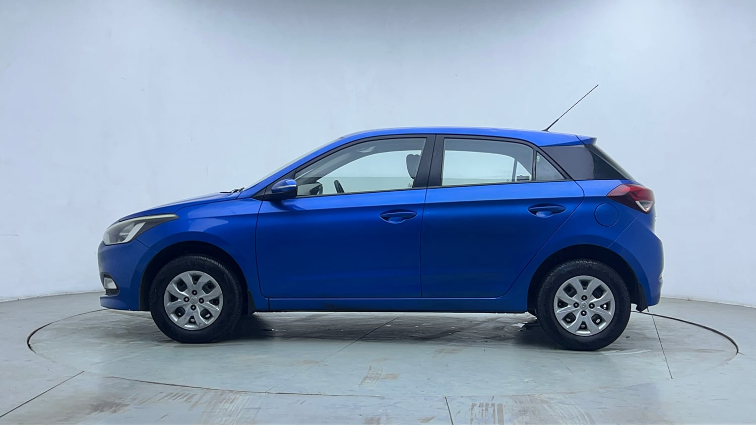 Used 2017 Hyundai Elite i20 Sportz 1.2 Petrol Manual exterior LEFT SIDE VIEW