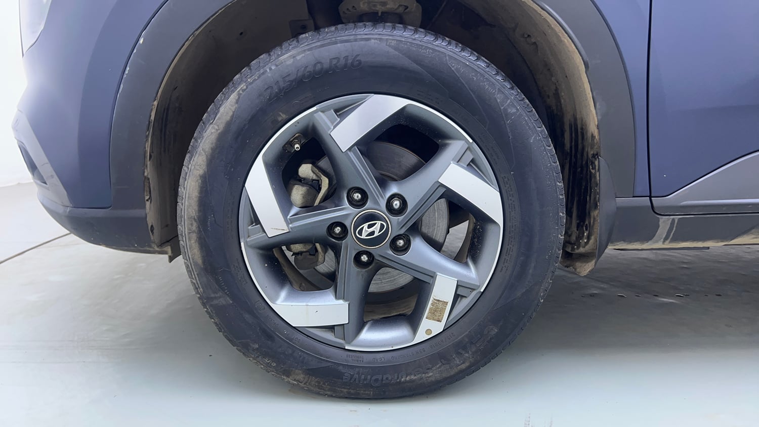 Used 2021 Hyundai Venue SX Plus 1.0 Turbo DCT Petrol Automatic tyres LEFT FRONT TYRE RIM VIEW