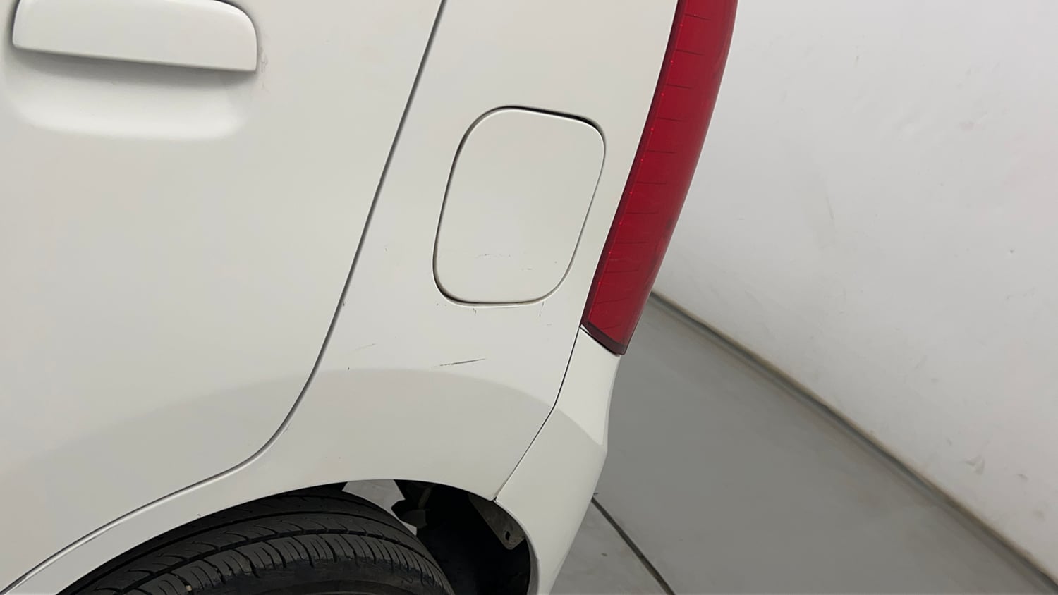Used 2019 Maruti Suzuki Wagon R 1.0 VXI AMT Petrol Automatic dents MINOR SCRATCH