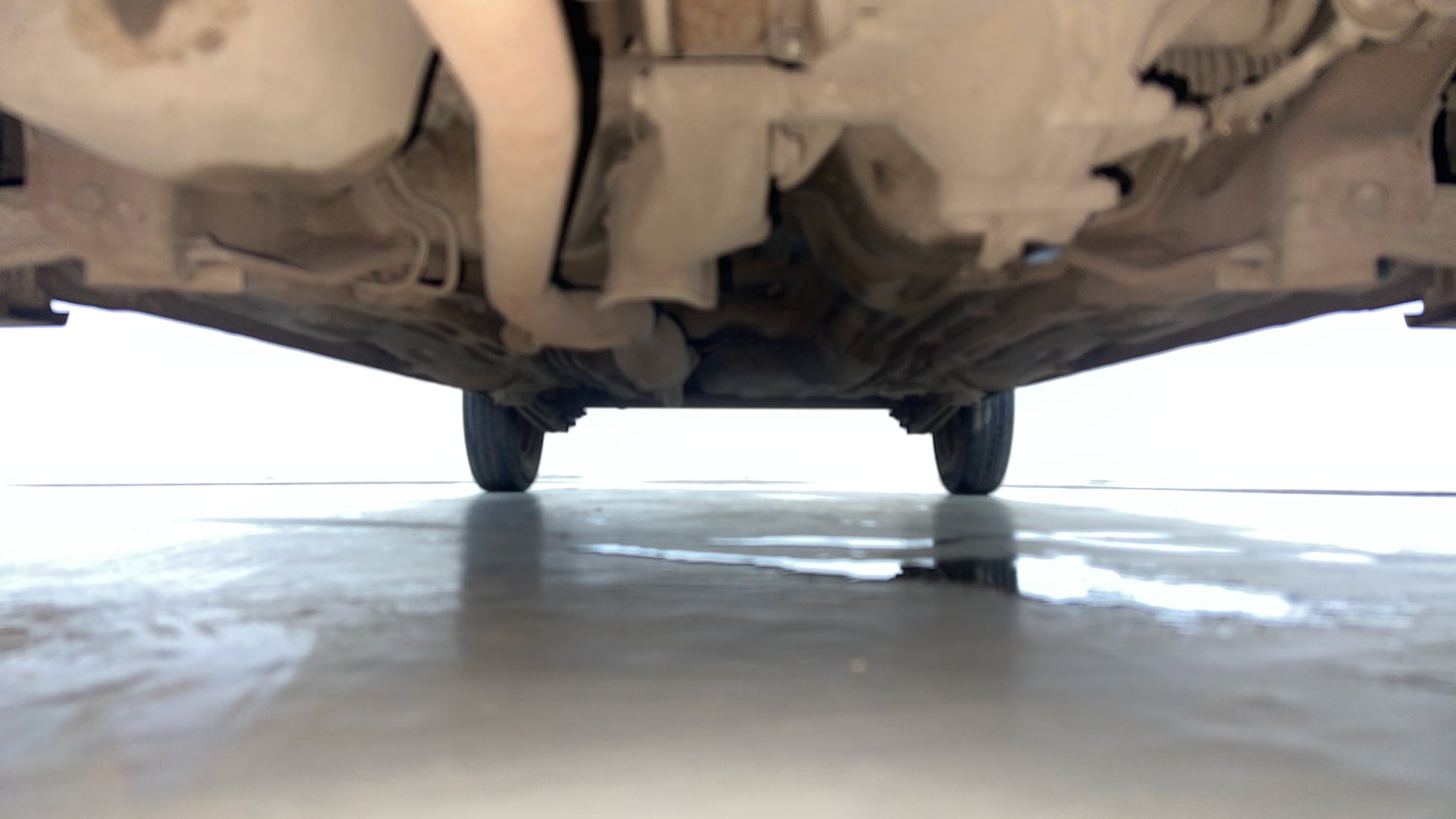 Used 2023 Maruti Suzuki Alto 800 LXi (O) Petrol Manual extra FRONT LEFT UNDERBODY VIEW