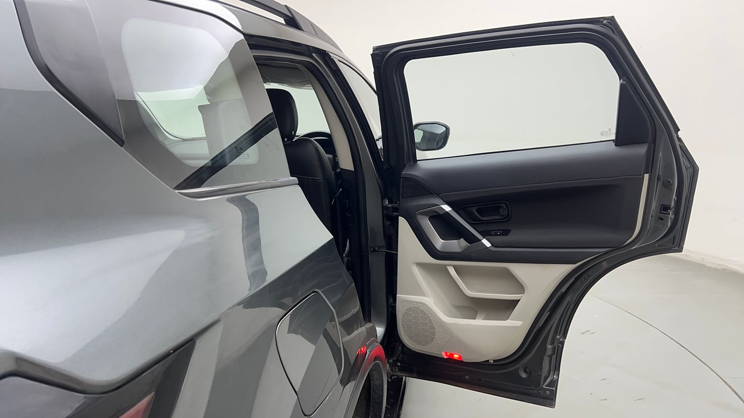 Used 2023 Tata Safari XM Diesel Manual interior RIGHT REAR DOOR OPEN VIEW