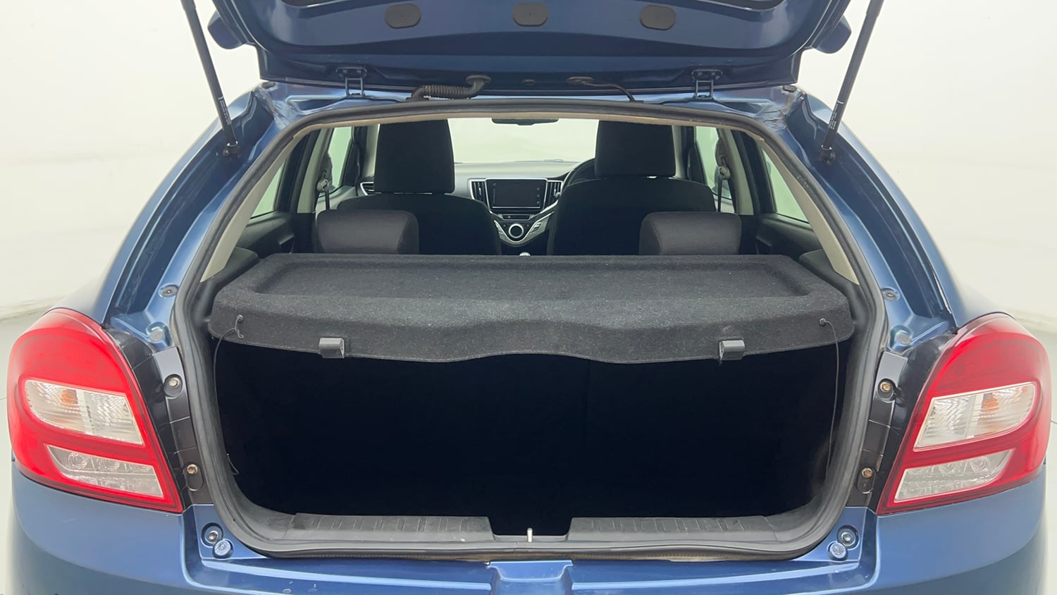 Used 2016 Maruti Suzuki Baleno Alpha 1.2 Petrol Manual interior DICKY INSIDE VIEW