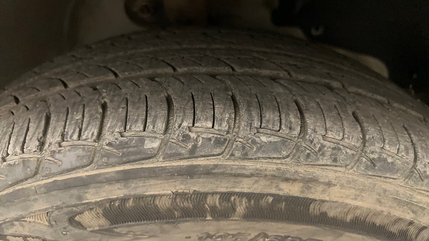 Used 2019 Mahindra KUV100 NXT K6 Plus 6 STR Petrol Manual tyres RIGHT FRONT TYRE TREAD VIEW