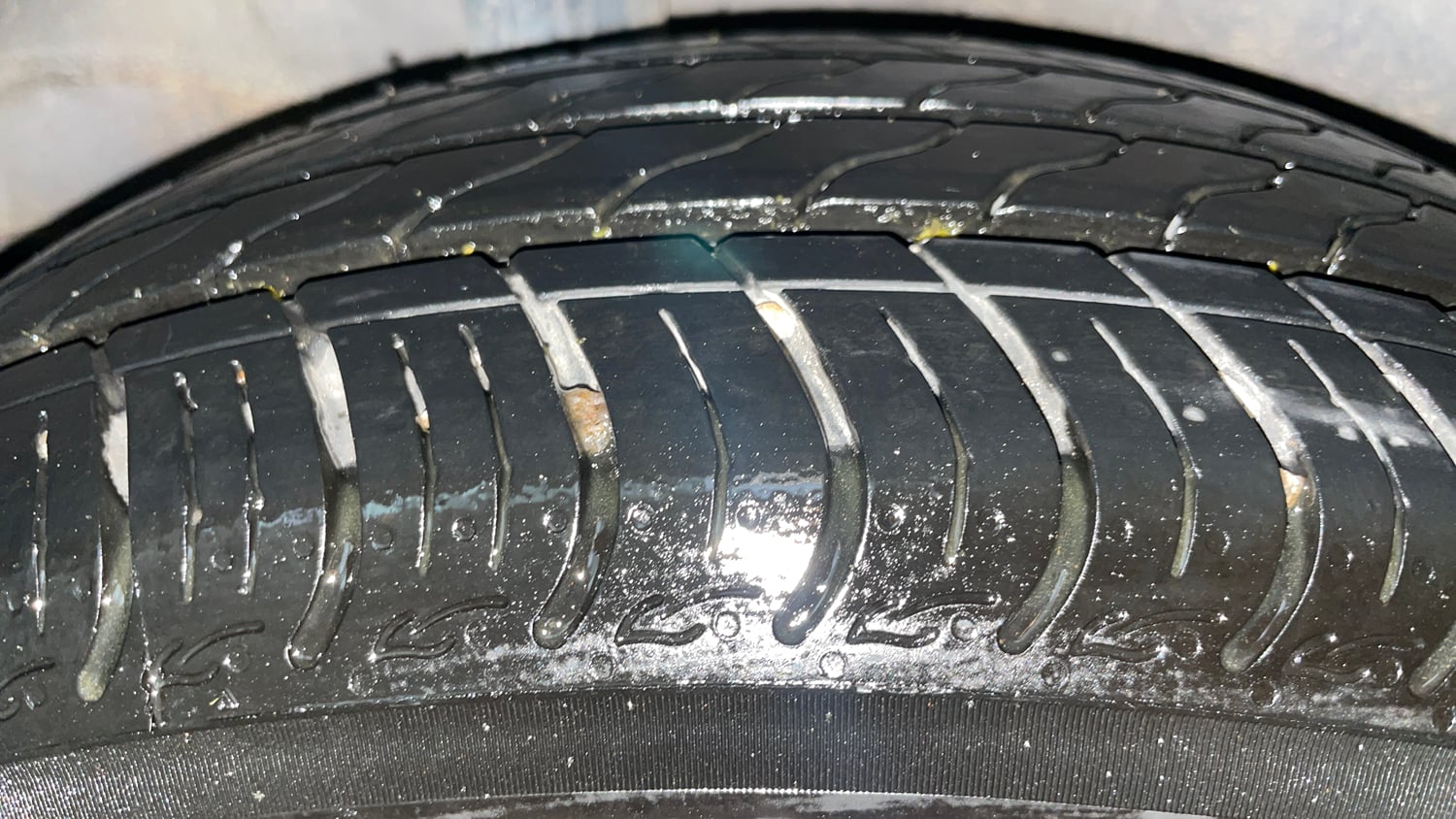 Used 2016 Honda City VX Petrol Manual tyres RIGHT REAR TYRE TREAD VIEW