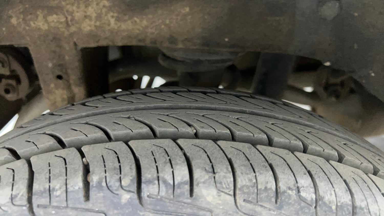 Used 2018 Maruti Suzuki Alto 800 LXi Petrol Manual tyres RIGHT REAR TYRE TREAD VIEW