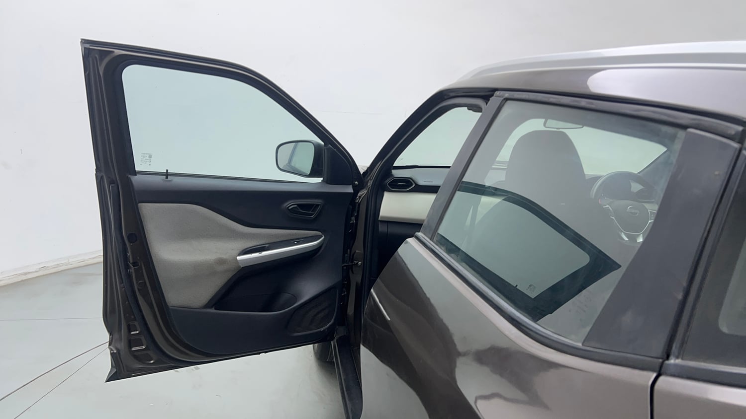 Used 2022 Nissan Magnite XV Petrol Manual interior LEFT FRONT DOOR OPEN VIEW