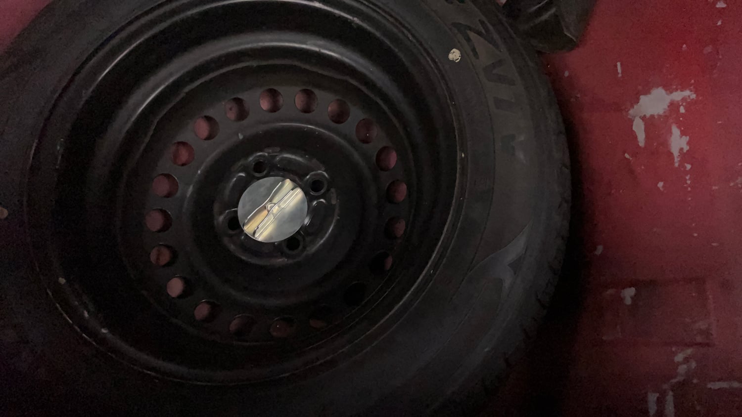 Used 2014 Honda Brio S MT Petrol Manual tyres SPARE TYRE VIEW