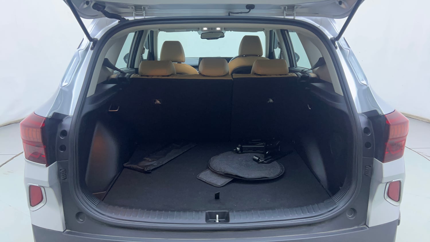 Used 2022 Kia Seltos HTX Plus 1.5 Diesel Diesel Manual interior DICKY INSIDE VIEW