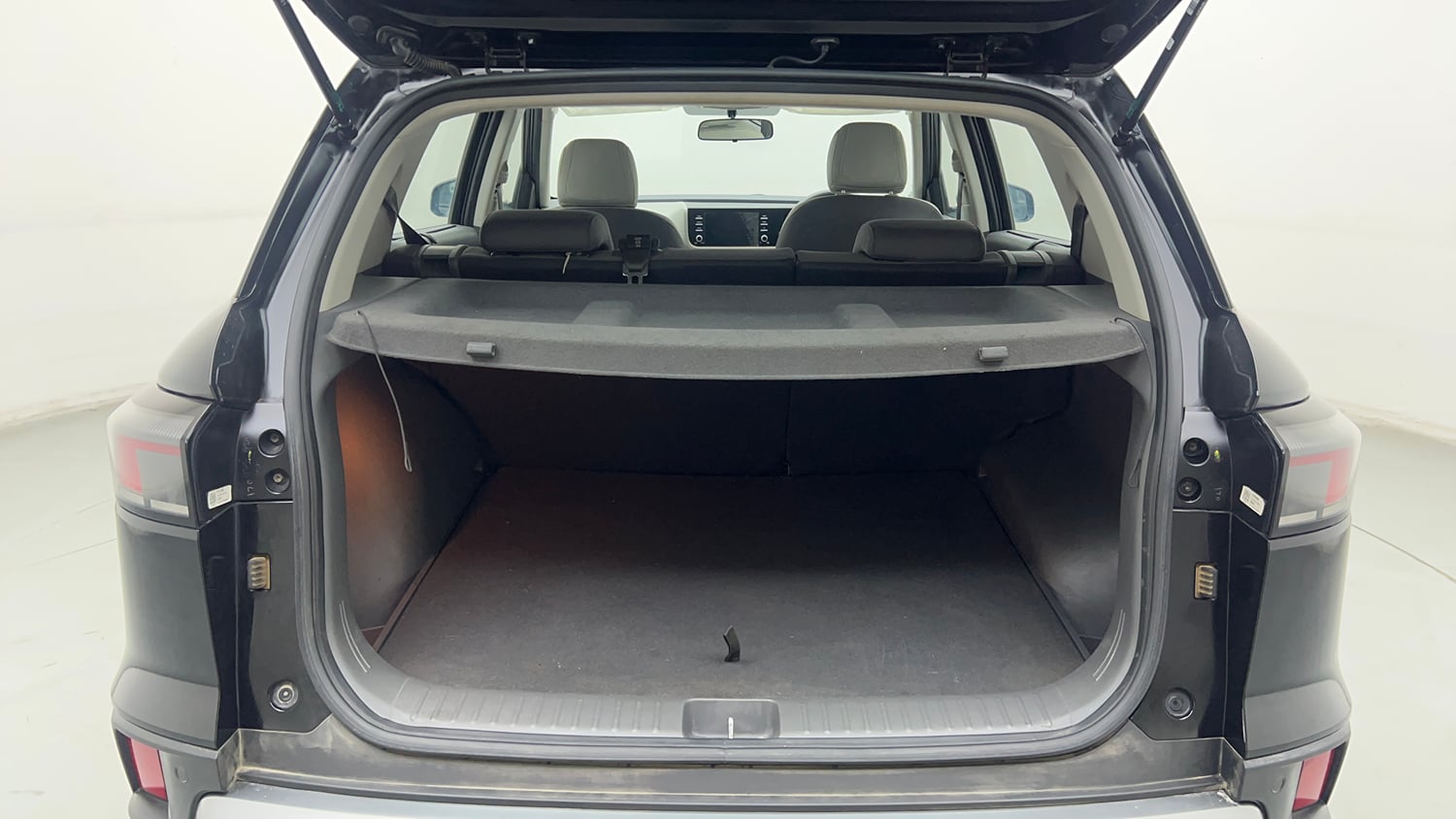 Used 2025 Hyundai Creta 1.5 CRDi Diesel MT DSL S(O) Diesel Manual interior DICKY INSIDE VIEW