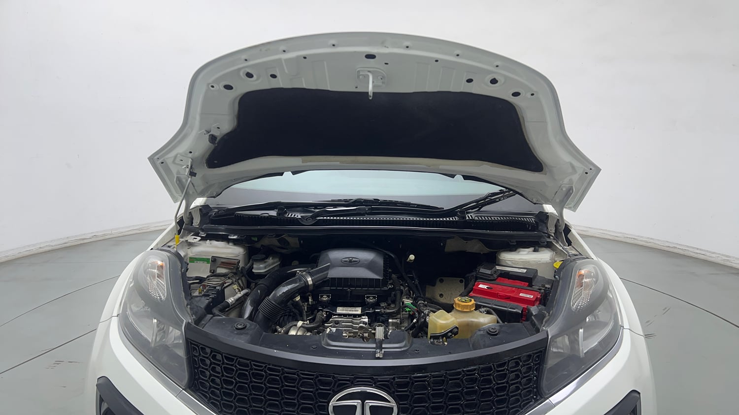 Used 2019 Tata Nexon XM Petrol Manual engine ENGINE & BONNET OPEN FRONT VIEW