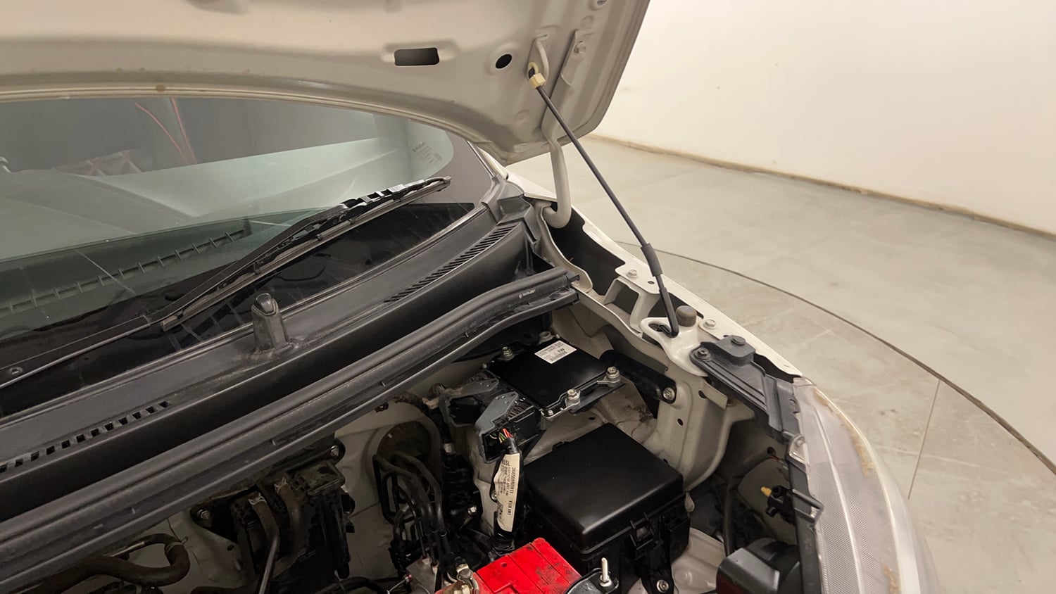 Used 2021 Maruti Suzuki Wagon R 1.0 VXi 1.0 AMT Petrol Automatic engine ENGINE LEFT SIDE HINGE & APRON VIEW