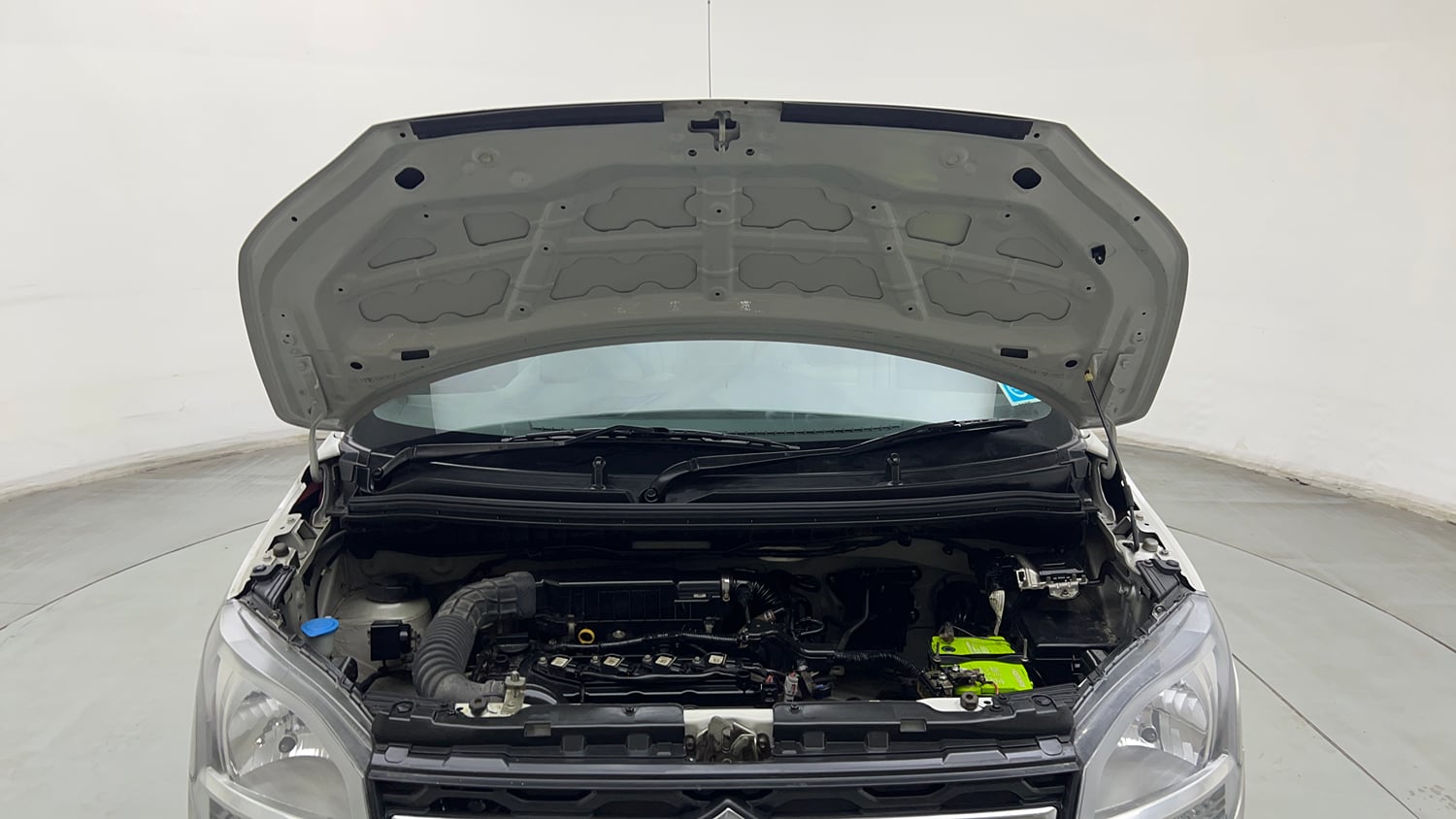 Used 2020 Maruti Suzuki Wagon R VXi 1.2 Petrol Manual engine ENGINE & BONNET OPEN FRONT VIEW