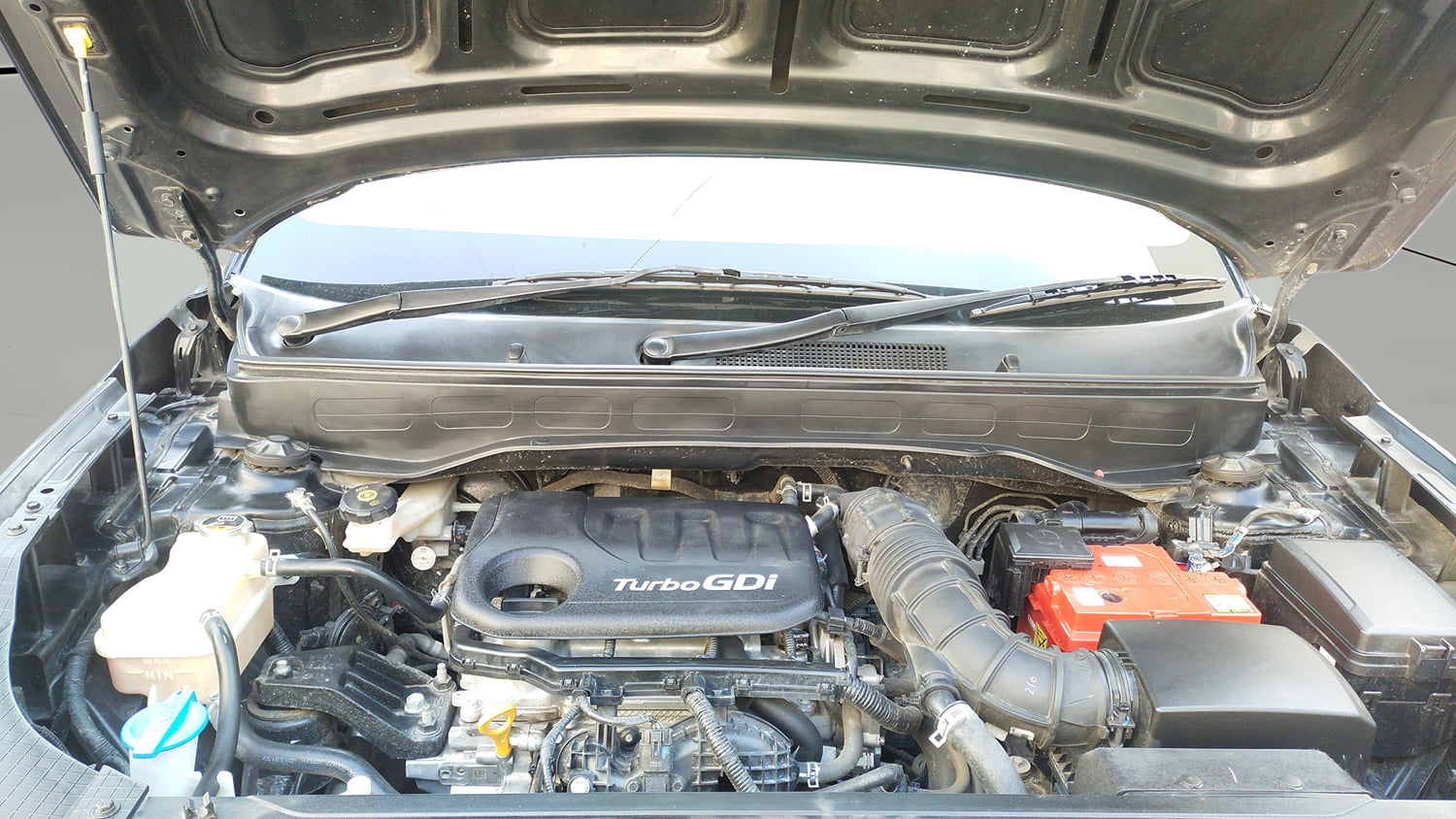 Used 2023 Hyundai Venue SX (O) 1.0 Turbo DCT Petrol Automatic engine ENGINE & BONNET OPEN FRONT VIEW