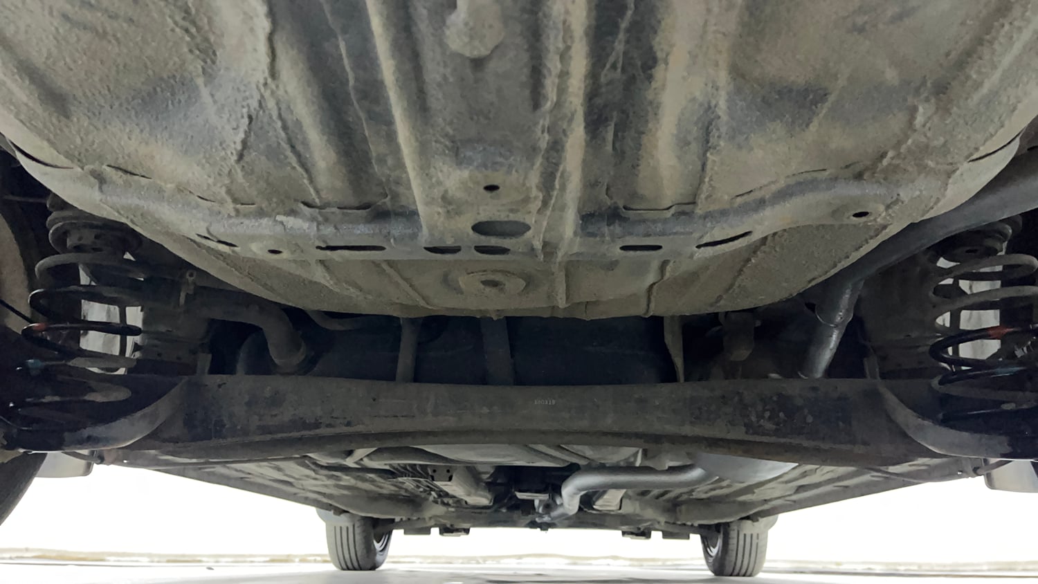 Used 2020 Honda Amaze 1.2 VX MT Petrol Petrol Manual extra REAR UNDERBODY VIEW (TAKEN FROM REAR)