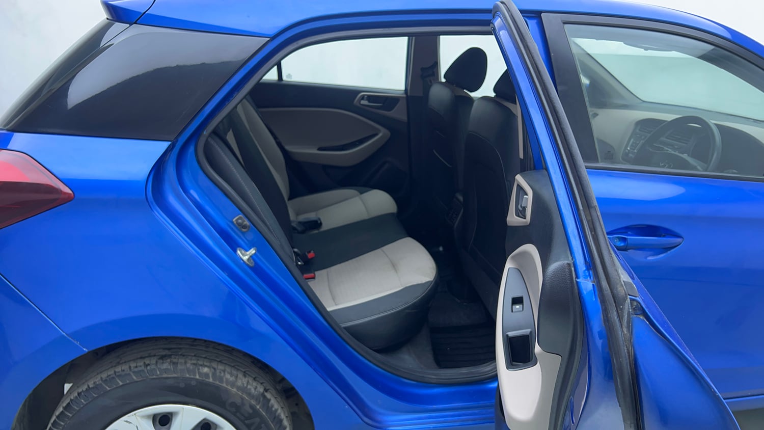 Used 2017 Hyundai Elite i20 Sportz 1.2 Petrol Manual interior RIGHT SIDE REAR DOOR CABIN VIEW