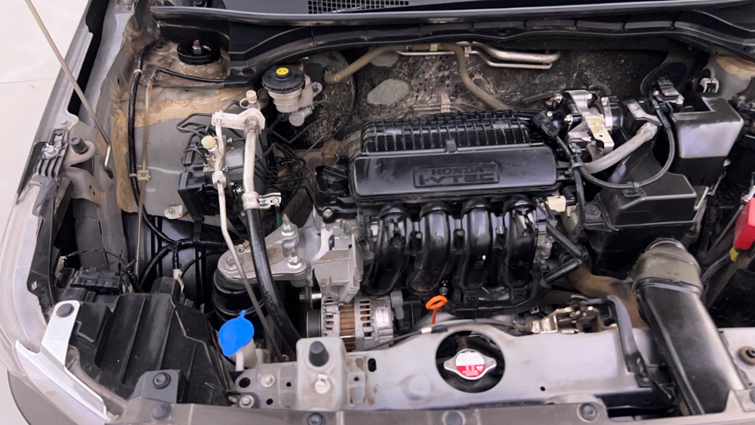 Used 2024 honda Amaze 2nd Generation VX 1.2 Petrol CVT Petrol Automatic engine ENGINE RIGHT SIDE VIEW