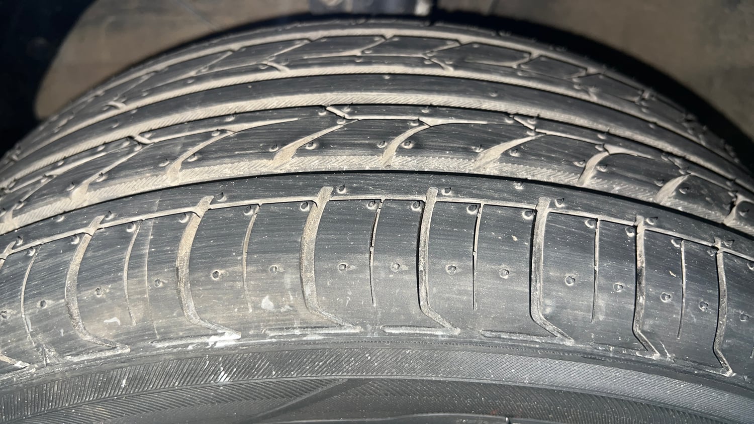 Used 2016 Maruti Suzuki Baleno Alpha 1.2 Petrol Manual tyres LEFT FRONT TYRE TREAD VIEW