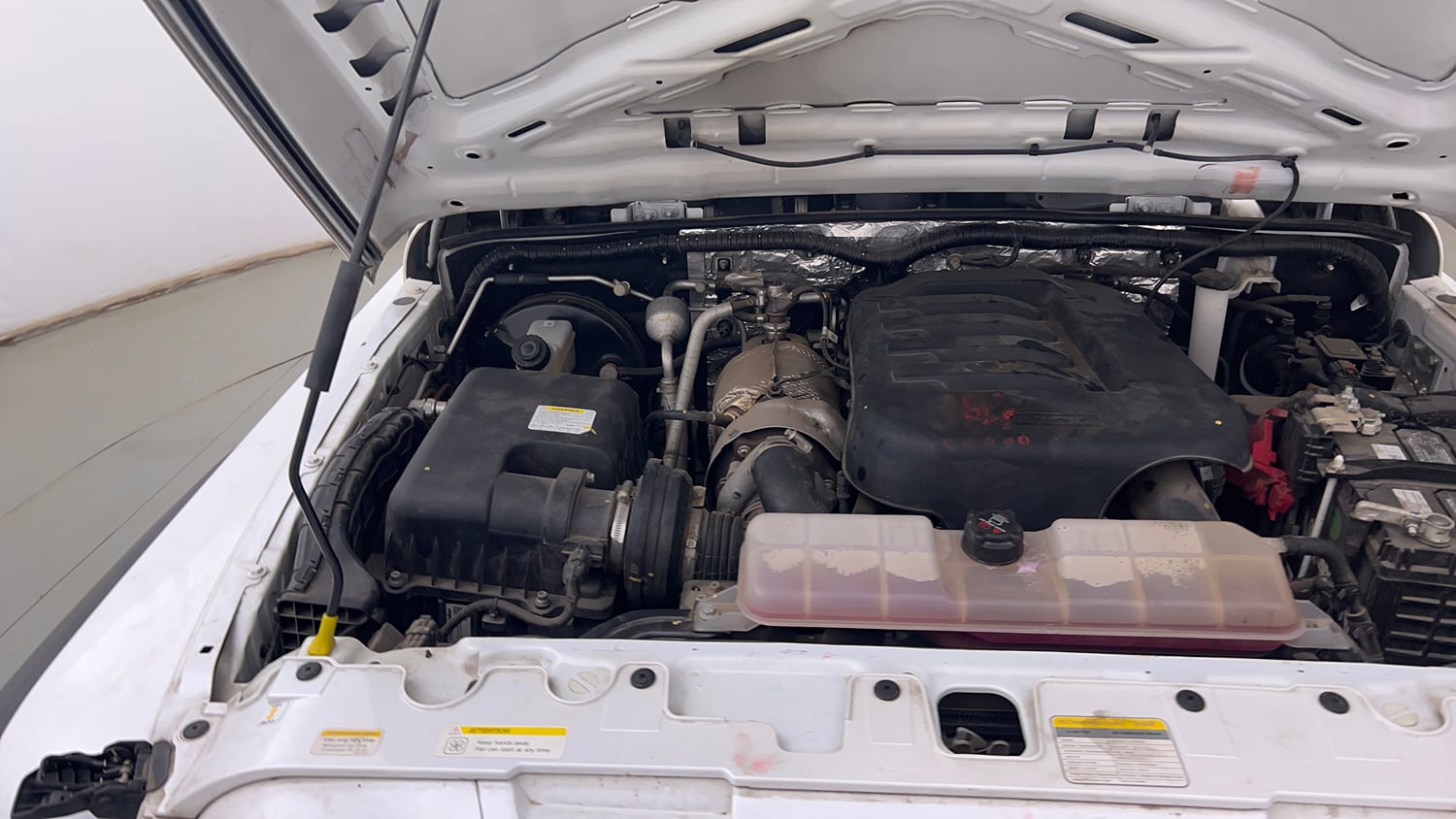 Used 2025 Mahindra Thar Roxx AX7 L Diesel AT 4WD Diesel Automatic engine ENGINE RIGHT SIDE VIEW