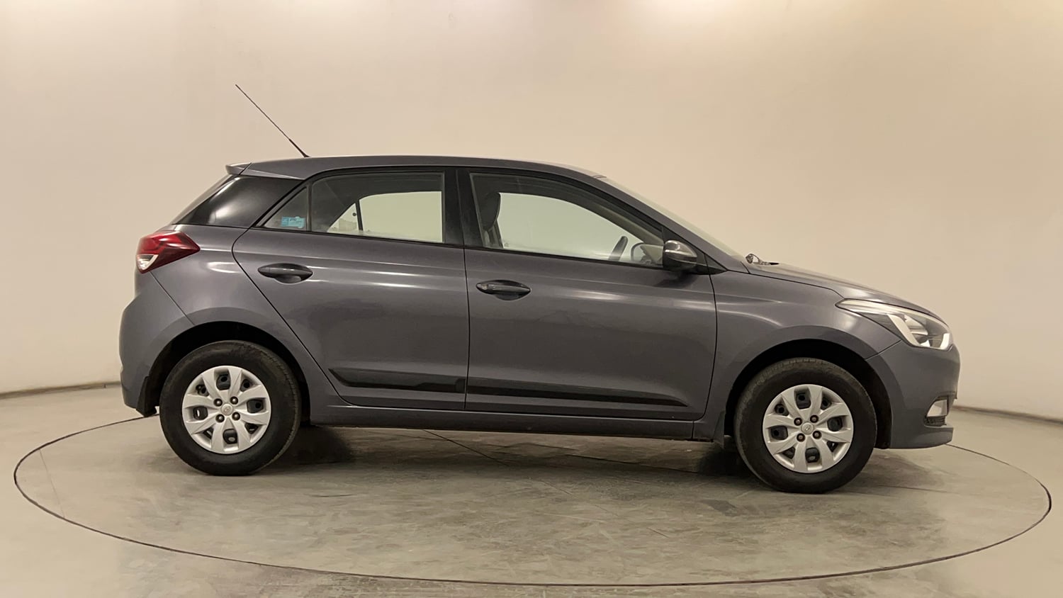 Used 2017 Hyundai Elite i20 Sportz 1.2 Petrol Manual exterior RIGHT SIDE VIEW