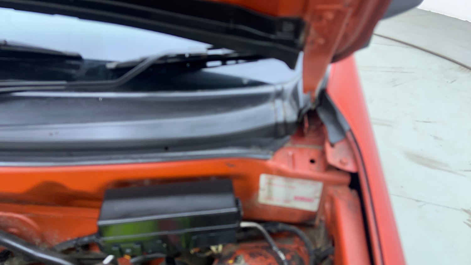 Used 2023 Maruti Suzuki Alto 800 LXi (O) Petrol Manual engine ENGINE LEFT SIDE HINGE & APRON VIEW