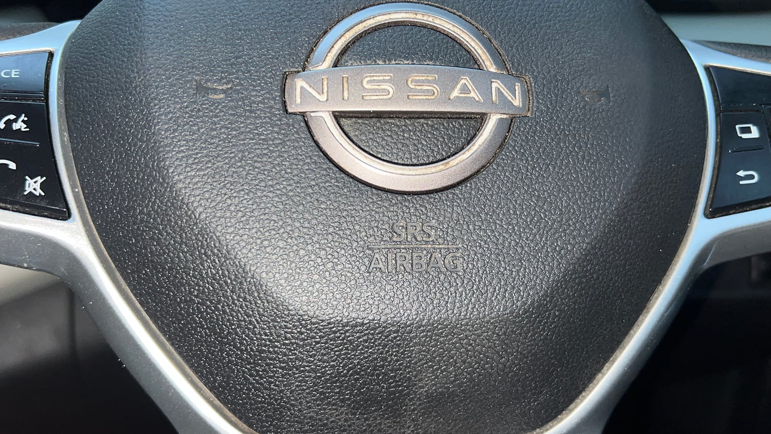 Used 2022 Nissan Magnite XV Petrol Manual top_features Airbags