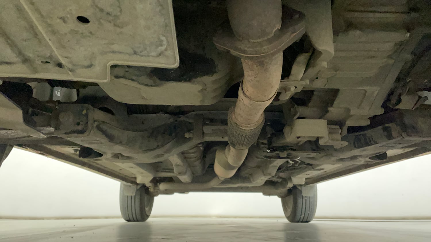 Used 2022 Tata Nexon XZA Plus (S) Petrol Automatic extra FRONT LEFT UNDERBODY VIEW