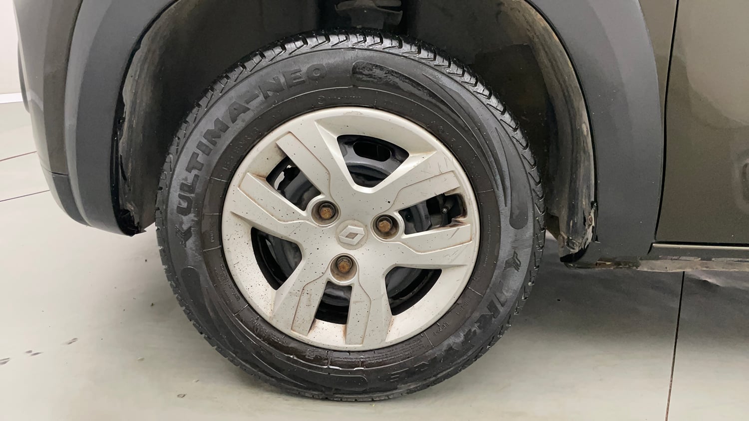 Used 2017 Renault Kwid RXT Petrol Manual tyres LEFT FRONT TYRE RIM VIEW