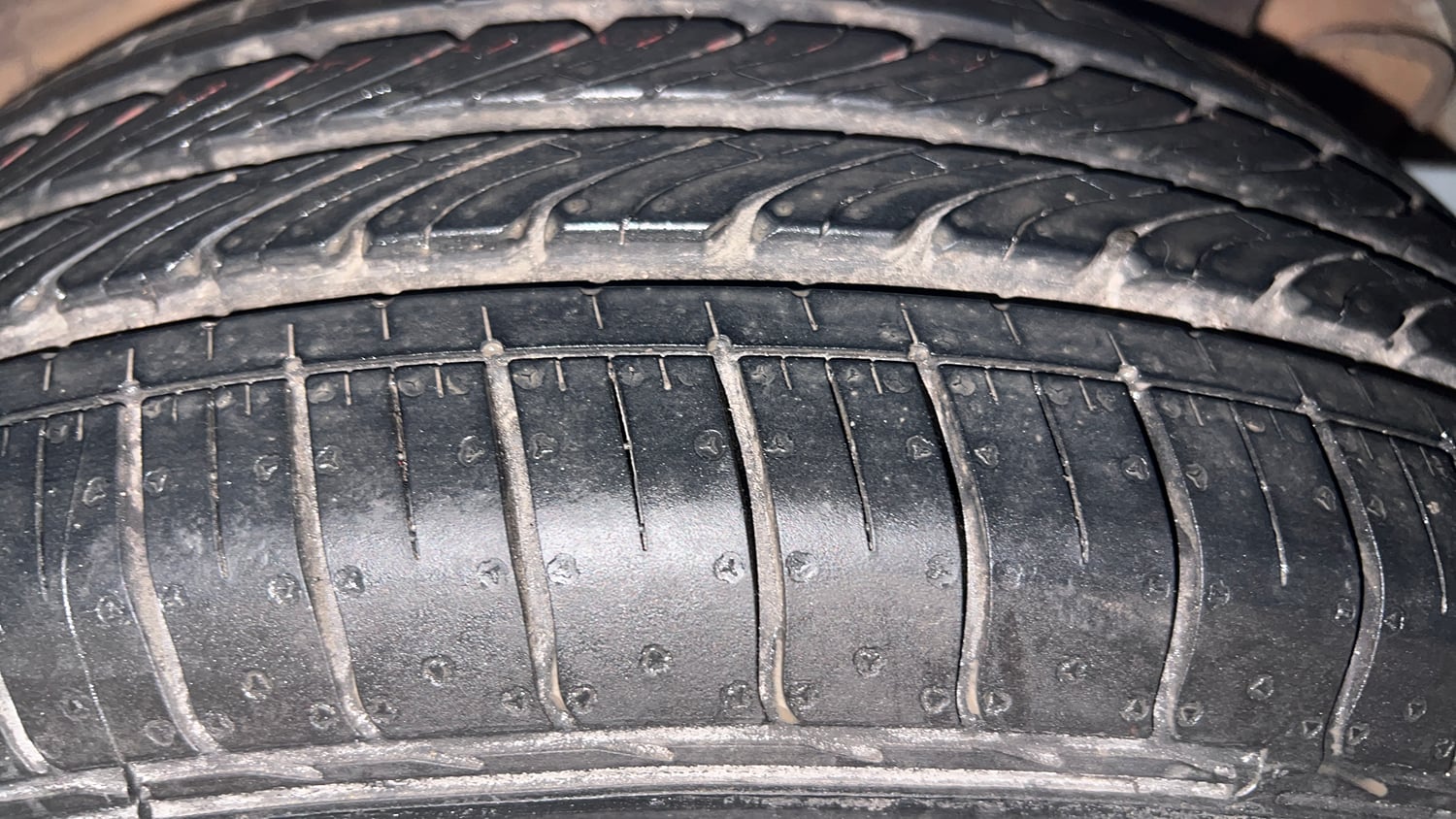 Used 2016 Hyundai Elite i20 Sportz 1.2 Petrol Manual tyres LEFT REAR TYRE TREAD VIEW