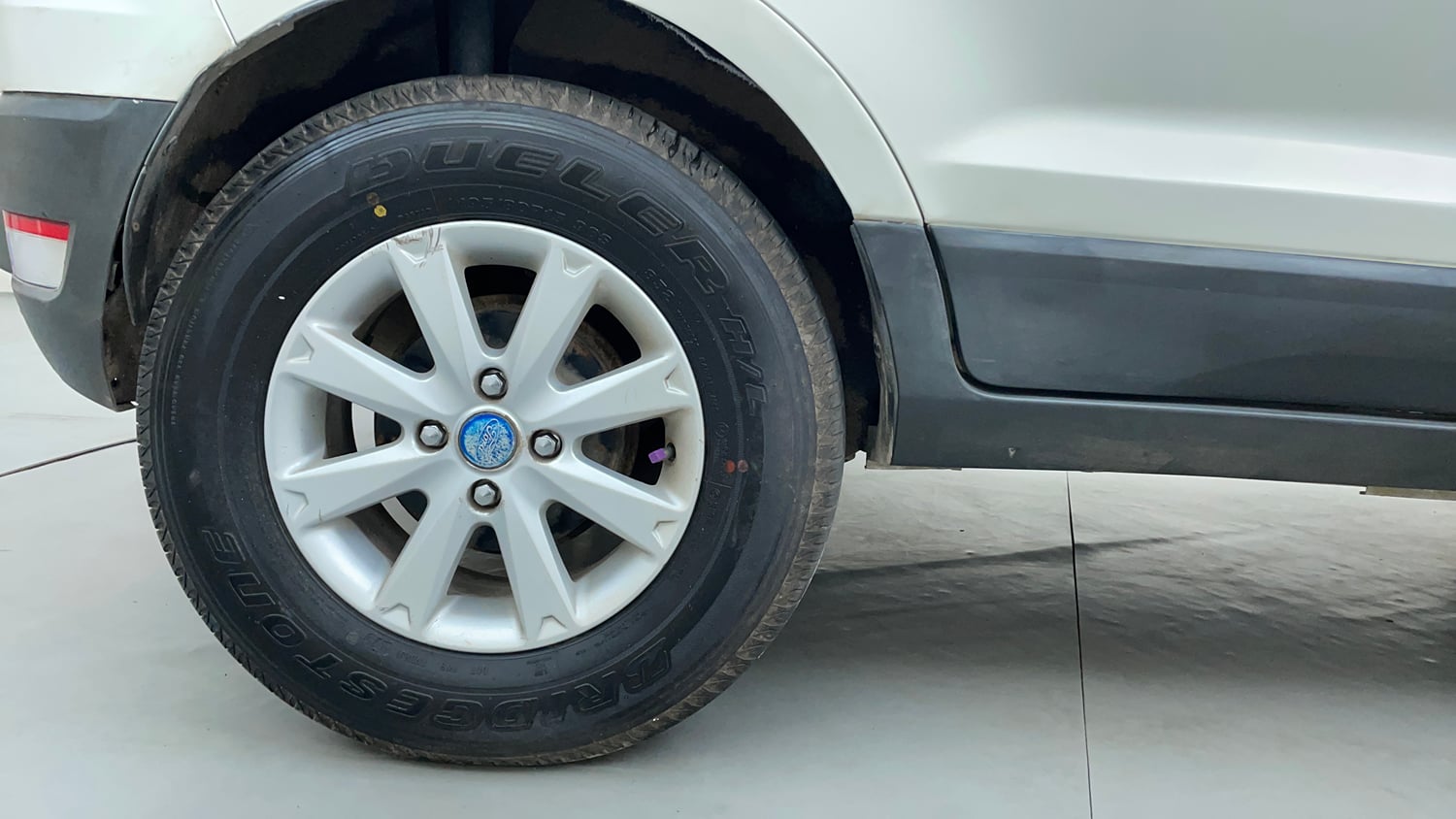 Used 2017 Ford EcoSport Trend+ 1.5L TDCi Diesel Manual tyres RIGHT REAR TYRE RIM VIEW