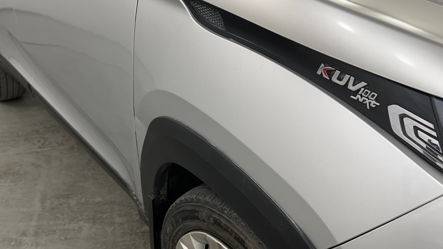 Used 2019 Mahindra KUV100 NXT K6 Plus 6 STR Petrol Manual dents MINOR DENT