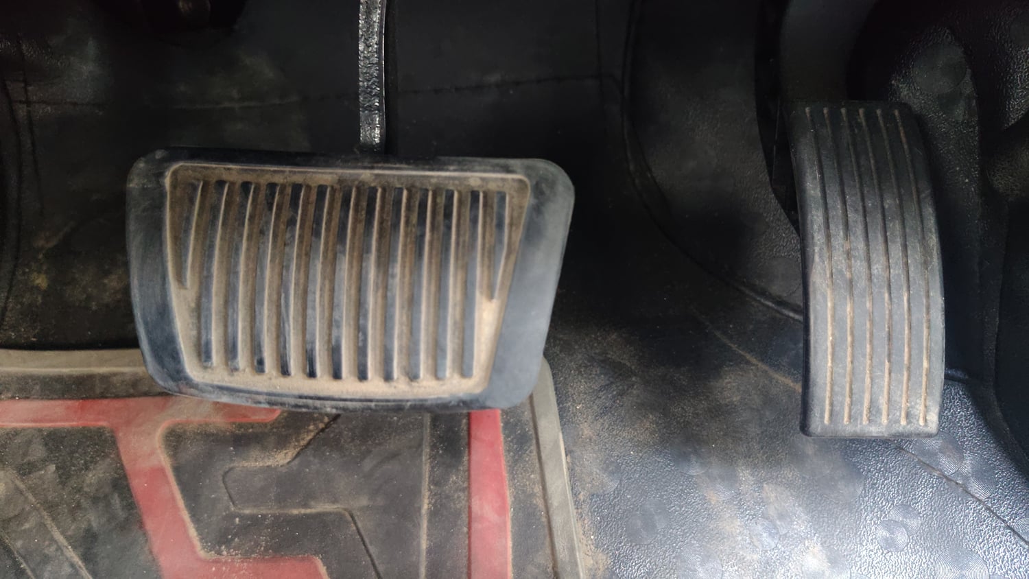 Used 2023 Hyundai Venue S (O) 1.0 Turbo DCT Petrol Automatic interior PEDALS VIEW