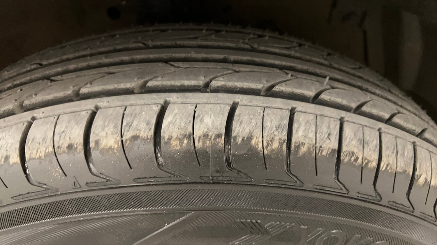 Used 2012 Maruti Suzuki Swift Dzire VXI Petrol Manual tyres RIGHT FRONT TYRE TREAD VIEW
