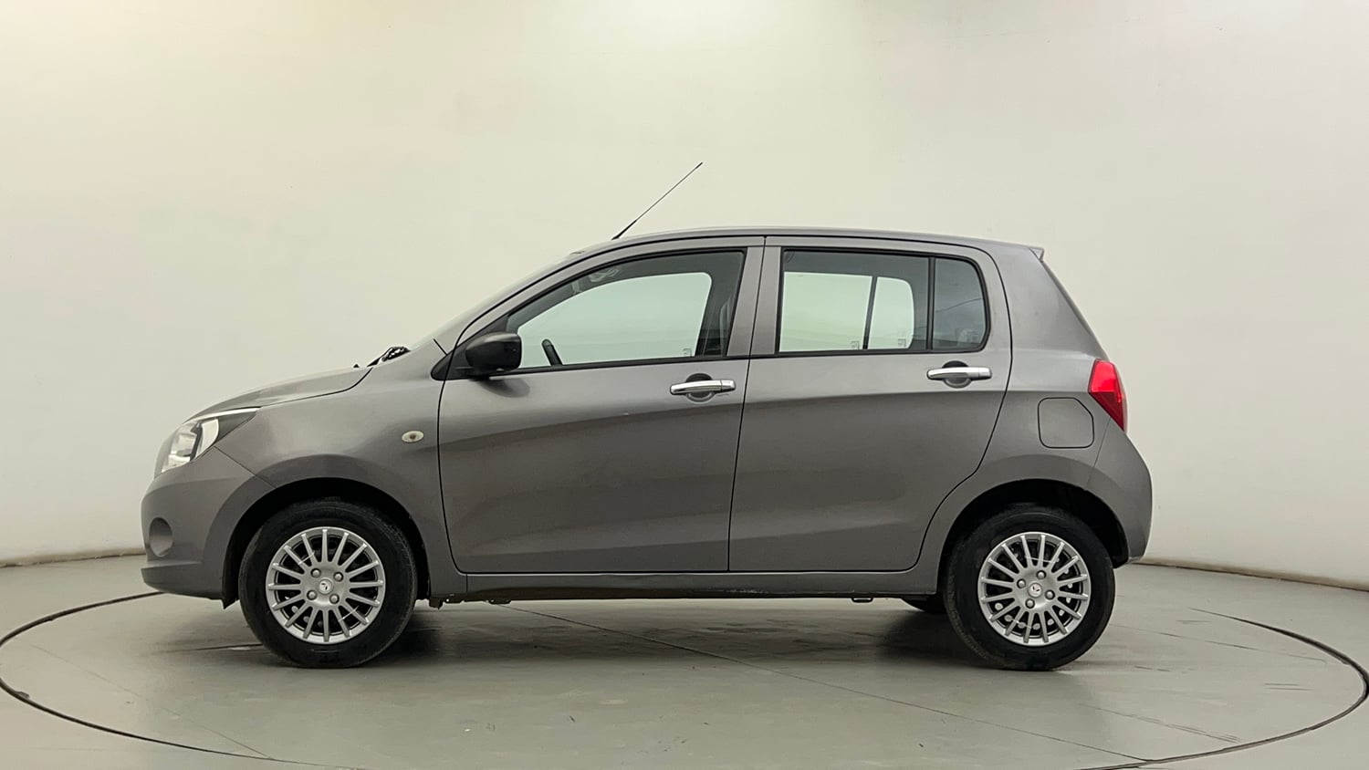 Used 2016 Maruti Suzuki Celerio VXi AMT Petrol Automatic exterior LEFT SIDE VIEW