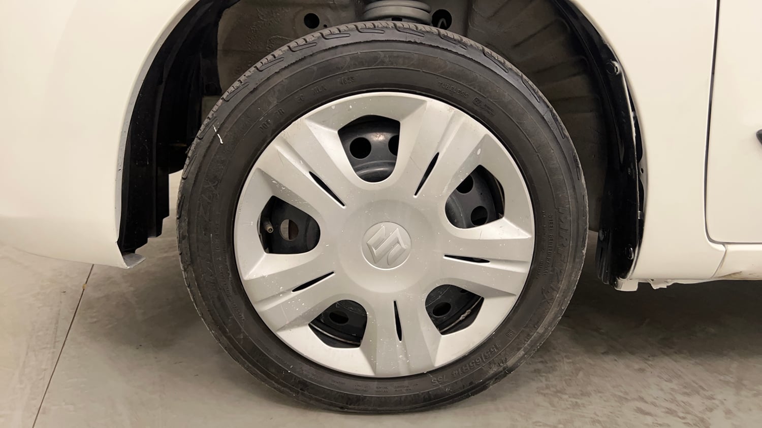 Used 2019 Maruti Suzuki Wagon R 1.0 VXI AMT Petrol Automatic tyres LEFT FRONT TYRE RIM VIEW