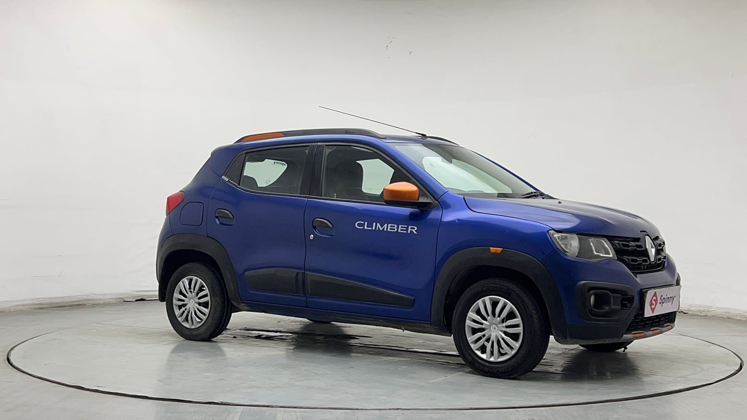 Used 2017 Renault Kwid CLIMBER 1.0 AMT Petrol Automatic exterior RIGHT FRONT CORNER VIEW