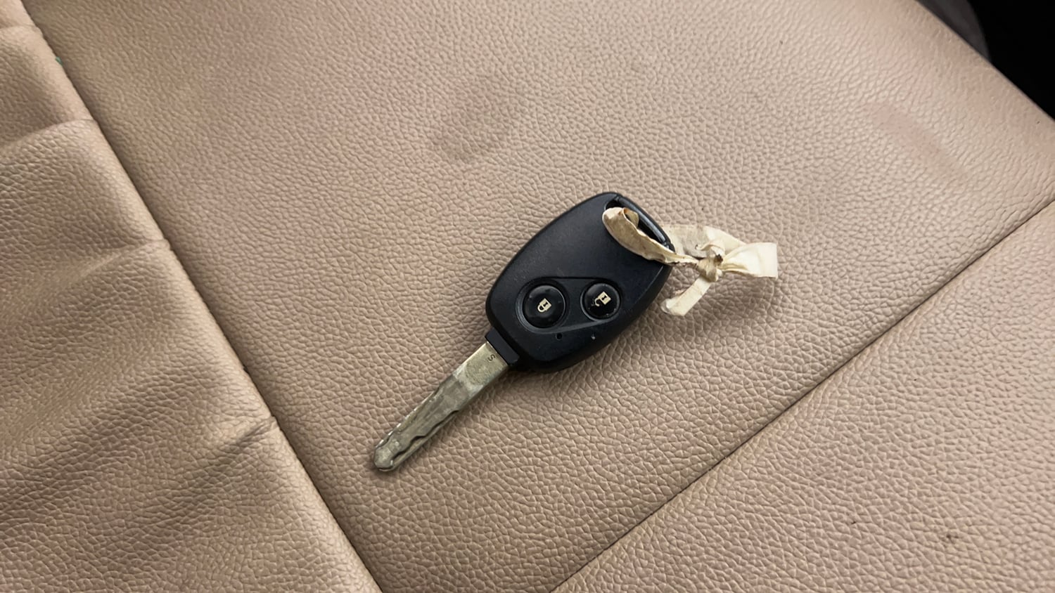Used 2014 Honda Brio S MT Petrol Manual extra CAR KEY VIEW