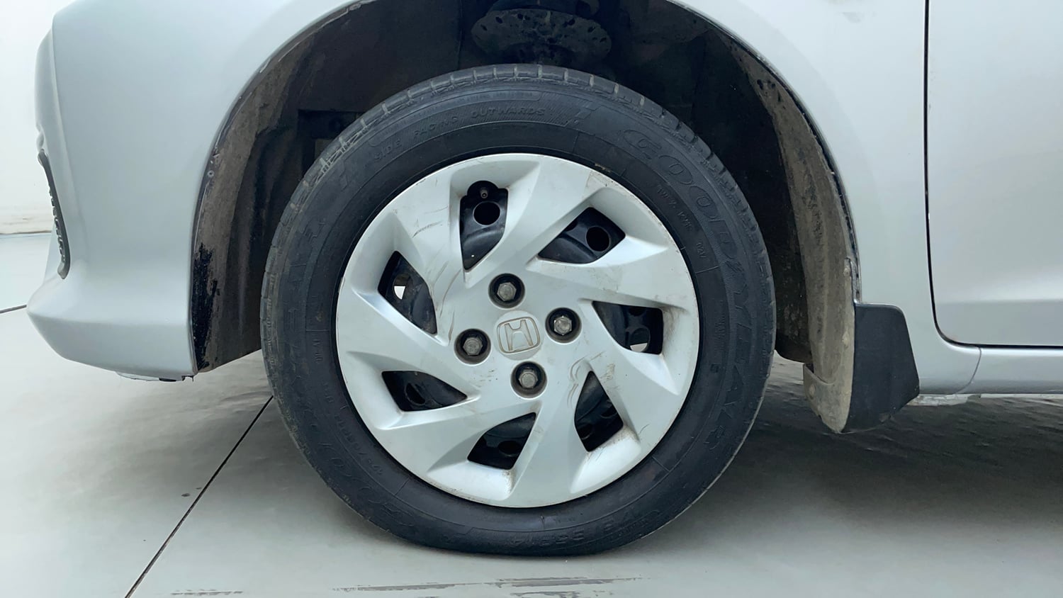 Used 2017 Honda Amaze 1.5 S i-DTEC Diesel Manual tyres LEFT FRONT TYRE RIM VIEW